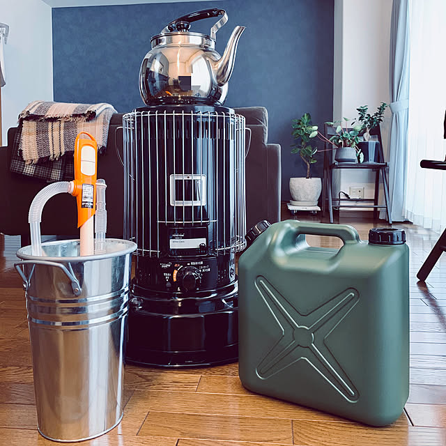 写真付きレビュー あす楽 ポリタンク 扁平缶 10l キャンプ アウトドア おしゃれ おすすめ 瑞穂化成工業 灯油タンク 灯油缶 灯油 タンク 携行 防災 石油ストーブ 灯油ストーブ ギフト プレゼントの通販商品 口コミ情報 Roomclipショッピング