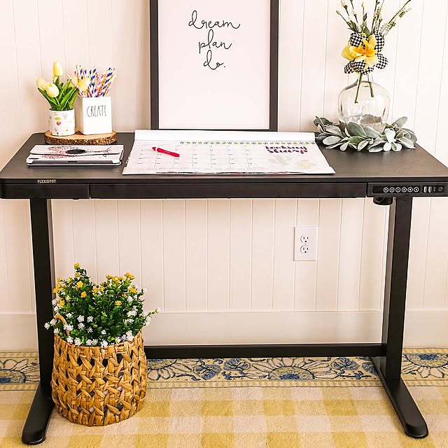 スタンディングデスク 昇降デスク 電動 昇降テーブル Flexispot フレキシスポット オフィスデスク パソコンデスク 高さ調節 学習机 勉強机 事務机 ガラス製天板 デスク 机 幅1 昇降 作業台 Eg8 ブラック ホワイトのレビュー クチコミとして参考になる投稿13枚