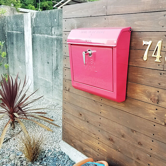 送料無料 Us メールボックス ポスト アメリカン 扉部分にロゴあり 郵便ポスト 壁掛け 鍵付き レバーを回すだけで開閉可能 アメリカン ポスト 郵便受け ポストボックス U S Mail Boxのレビュー クチコミとして参考になる投稿12枚 Roomclip ルームクリップ