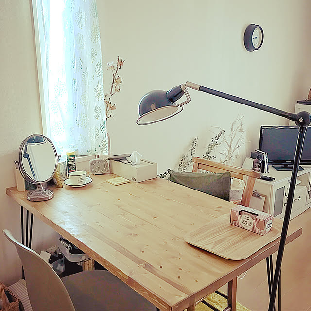 ダイニングテーブル 無垢 高さ75cm ヴィンテージ おしゃれ 幅1 Pcデスク 奥行70 デスク 天然木 カフェ 二人 2人 無垢材 パソコンデスク ダイニング テーブル リビングテーブル 学習机 食卓テーブル キッチンテーブルのレビュー クチコミとして参考になる投稿3枚