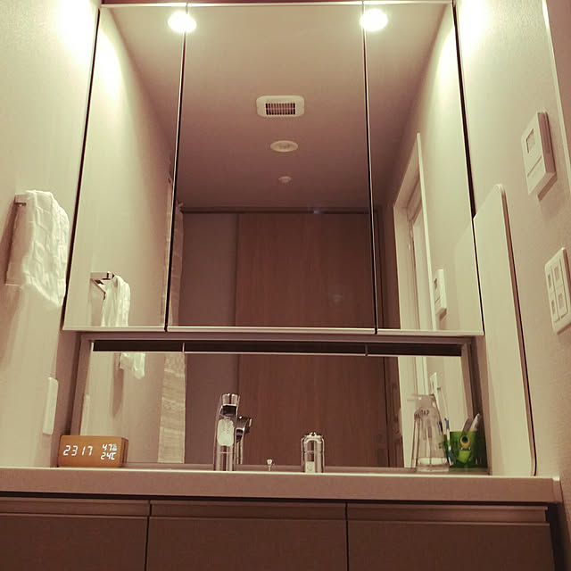 Fibisonic 置き時計 目覚し時計 デジタル 木目調 Led 大音量 アラーム カレンダー付 気温湿度計 省エネ 音声感知 Usb 乾電池給電 3段輝度調節 記憶機能 日本語説明書 卓上寝室 ウッド ナチュラル風 ウッドカラー のレビュー クチコミとして参考になる投稿3枚 Roomclip