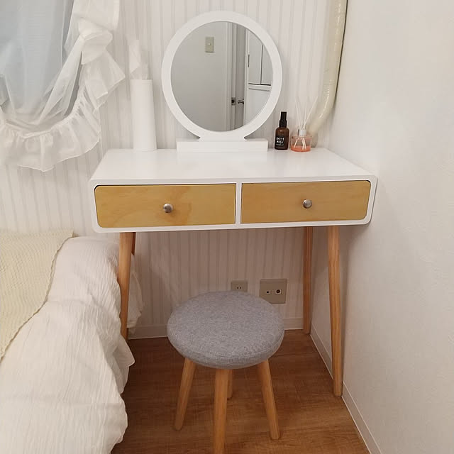 写真付きレビュー Homesailing ドレッサー 化粧台 椅子付き ドレッサーテーブル 2杯引出し 収納たっぷり 北欧 テーブルドレッサー 姫系 ドレッサーデスク ホワイト 木製 化粧台ドレッサー おしゃれ メイクテーブル 組立品 鏡台 天然木脚部 ドレッサー付きテーブルの通販