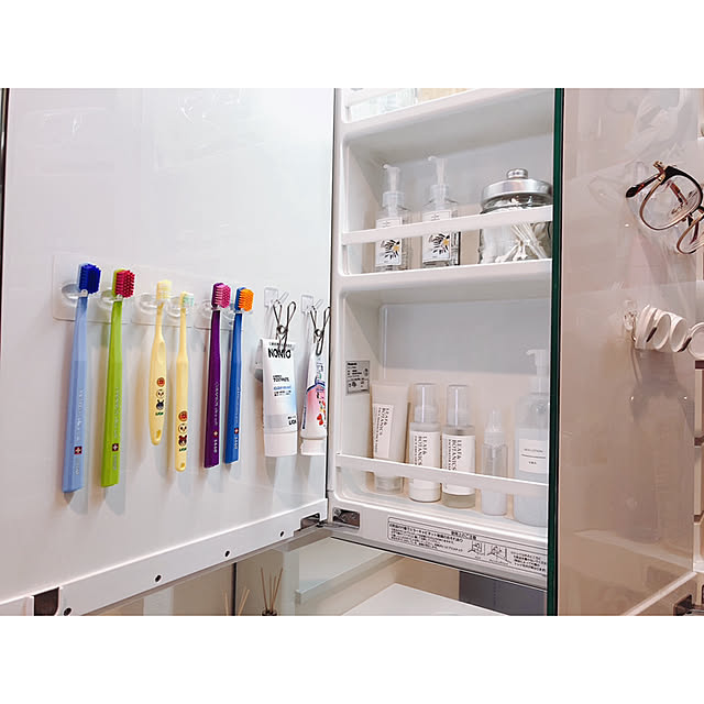 ニトリ シールフック 歯ブラシホルダー 2本用 のレビュー 口コミとして参考になる投稿9枚 Roomclip ルームクリップ ニトリ シールフック 歯ブラシホルダー 2本用 のレビュー 口コミとして参考になる投稿9枚 Roomclip ルームクリップ