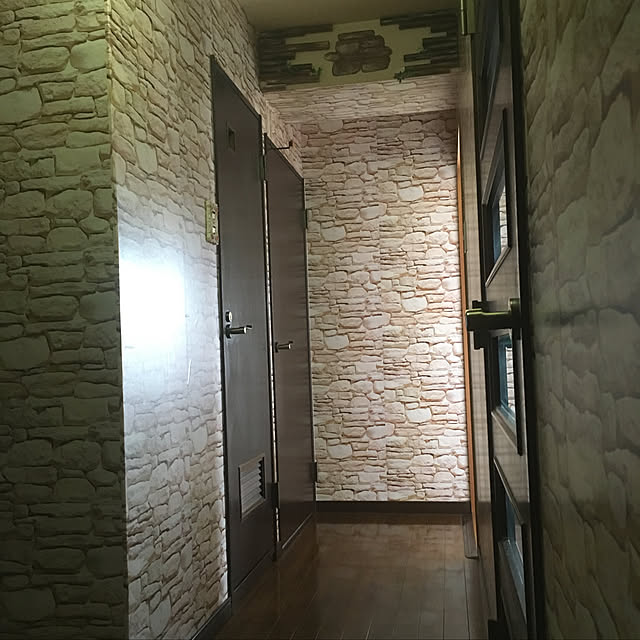 送料無料 40柄選べる 壁紙シール10m 壁紙レンガ のり付き 壁紙 白 壁紙 木目 ウォールステッカー 浴室 壁紙 はがせる 壁紙 補修 おしゃれ壁紙 クロス粘着シート 防水リメイクシート Diy カッティングシート 賃貸ok のレビュー クチコミとして参考になる投稿107枚