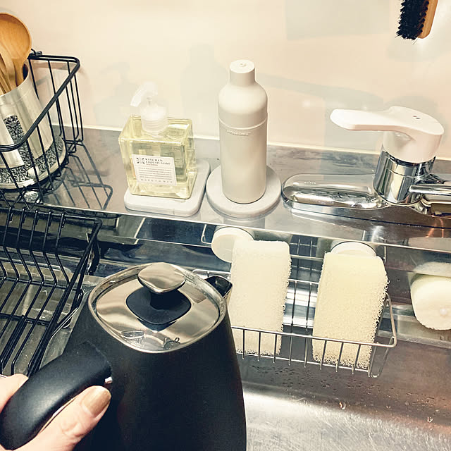 サラサドットコム B2c スクィーズボトル ウォームグレー 洗剤ボトル 食器用洗剤 ディスペンサー 食器洗剤 キッチン洗剤 ボトル 洗剤入れ ボトル 詰め替えボトル 食器洗剤入れのレビュー 口コミとして参考になる投稿13枚