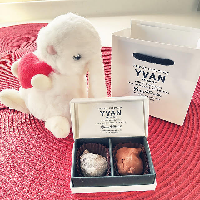 写真付きレビュー イヴァン Yvan トリュフ 2個入り ショップバッグ付 バレンタイン 22 チョコレート バレンタインチョコの通販商品 口コミ情報 Roomclipショッピング