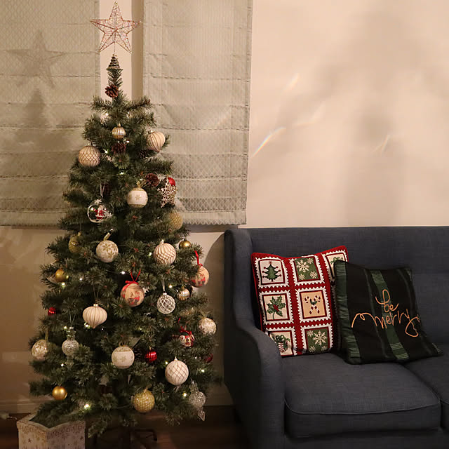 写真付きレビュー ジュエリーライト Led イルミネーション コンセント式 ワイヤータイプ クリスマスツリー 電飾 Led オーナメント 北欧 おしゃれ 1cm 150cm 180cm に最適100球 10m リモコン制御 電球色 室内 屋外 インテリア クリスマス Christmas Ornament Tree 樅の