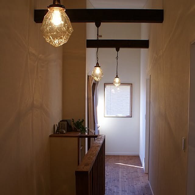 玄関 入り口 2階ホール エキサイティングな照明 塗り壁 照明 などのインテリア実例 17 02 23 21 15 48 Roomclip ルームクリップ