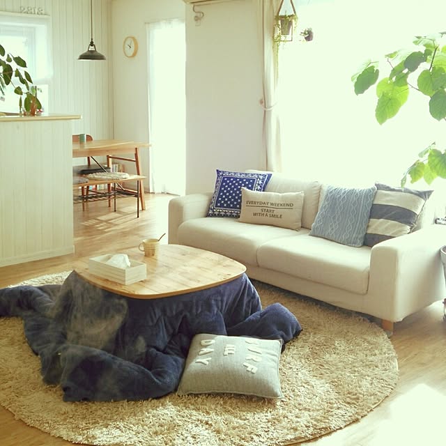 Diyルーム 壁紙 シール おしゃれ 5m毎 1mオマケ 厚み 3タイプ85柄 のり付き 北欧 リメイクシート Diy 無臭 クロス 剥がせる 木目 レンガ シール壁紙 白 無地 コンクリート 大理石 ネイビー グレー 部屋 リビング キッチン 防水 棚 収納 扉のレビュー 口コミ