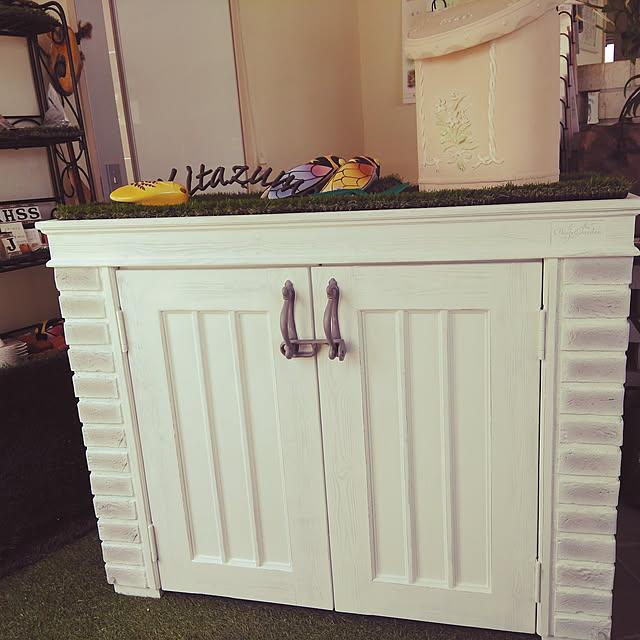 写真付きレビュー 物置 おしゃれ 屋外 小型 薄型 コンパクト 収納庫 物置き ディーズシェッド おしゃれ物置 レンガ調 人工木 木目調 デザイン物置 窓下収納 収納庫 ベランダ 宅配ボックス 北欧 カンナミニ フレンチシック ディーズガーデンの通販商品 口コミ情報