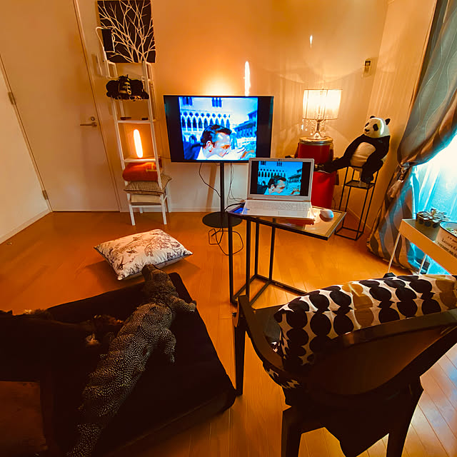 組立済み・送料込み】イコールズ テレビスタンド anataIRO まもなく