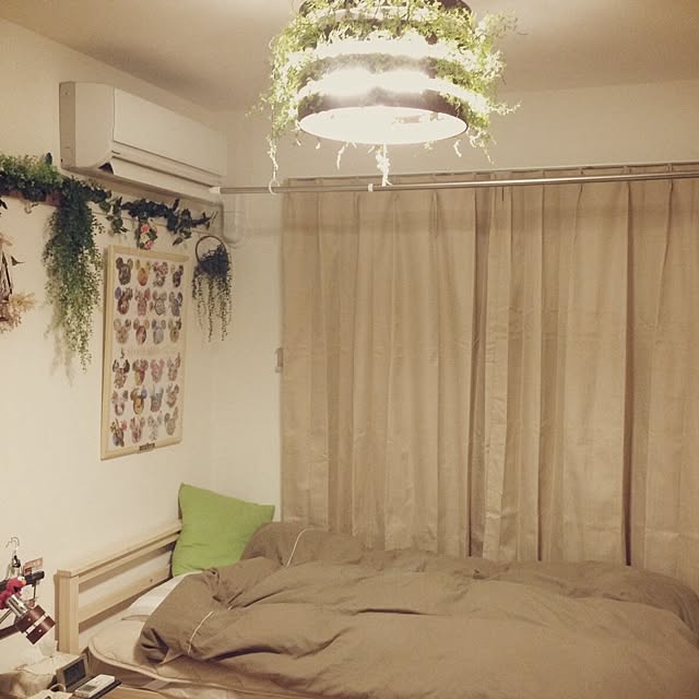 ベッド周り ディズニー フェイクグリーン ニトリ 東急ハンズ などのインテリア実例 14 03 11 08 07 10 Roomclip ルームクリップ