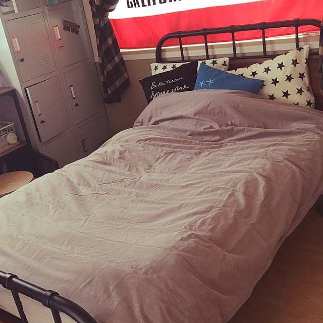 ベッド セミダブル ベッドフレーム アイアンベッド パイプベッド おしゃれ ヴィンテージ インダストリアル スチール 西海岸 モダン ブルックリン ベッド下収納 スペース スチールベッド Cruise クルーズ セミダブルサイズのレビュー クチコミとして参考になる投稿4枚