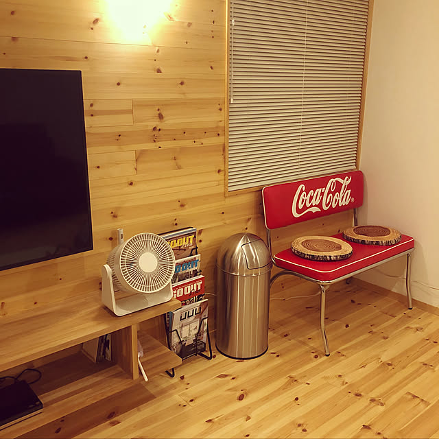 写真付きレビュー マガジンラック マガジンスタンド タワー おしゃれ ラック スリム スタンド 黒 ブラック アイアン ブックスタンド リビング収納 雑誌 新聞 収納ラック 送料込み 北欧 出産 結婚祝い ギフト 送料無料 父の日の通販商品 口コミ情報 Roomclipショッピング