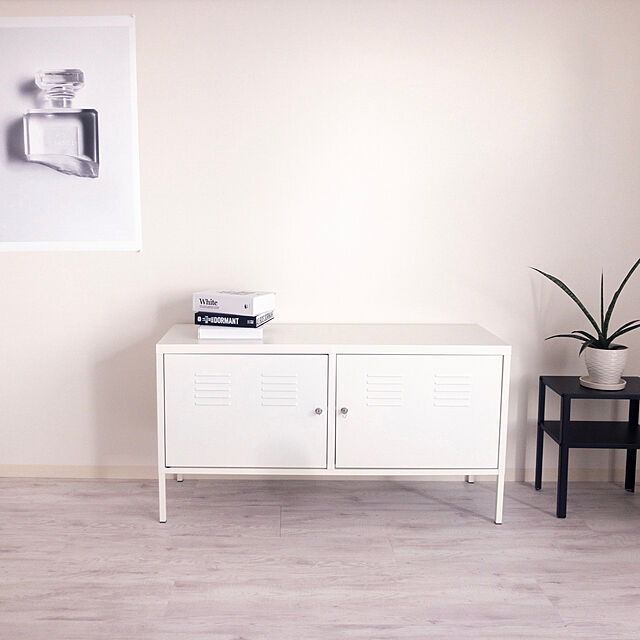 写真付きレビュー】イケア 【IKEA Original】KNARREVIK -クナレヴィーク- ベッドサイドテーブル ブラック 37x28  cmの通販商品口コミ情報 | RoomClipショッピング