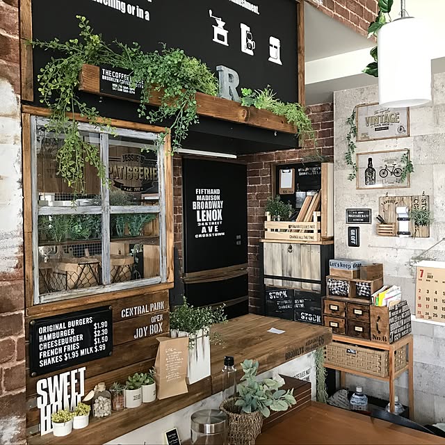 キッチン/グリーンのある暮らし/インスタID→11miwa26/多肉植物/100均リメイク/カフェ風インテリア&hellip;などのインテリア実例