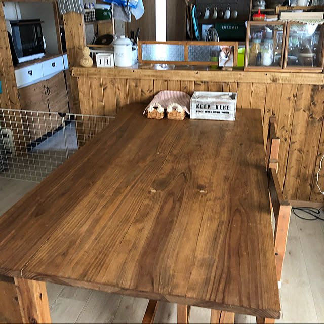 クッションフロア ペット対応 おしゃれ 犬 猫 木目 機能床材 消臭抗菌 トイレ 洗面所 表面強化 シンコール 2 0ｍｍ厚 1ｃｍ巾 Ces2321 2328のレビュー クチコミとして参考になる投稿5枚 Roomclip ルームクリップ