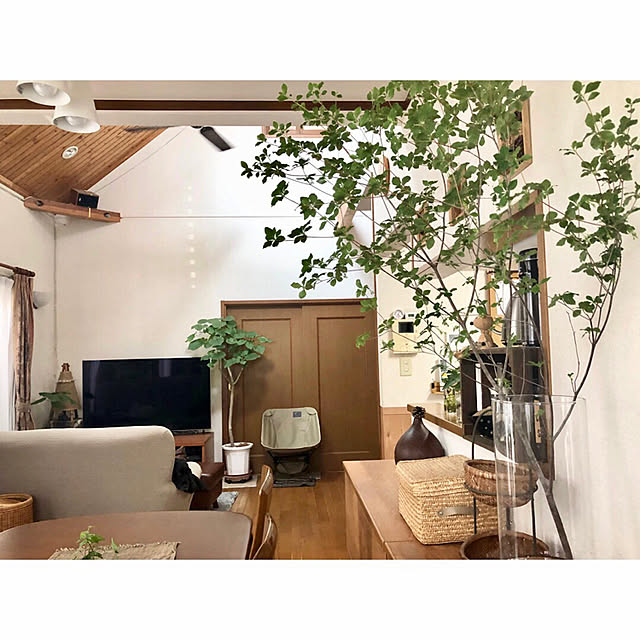 Doris リメイクシート リフォーム タイルシート 壁紙デコレーション 剥がせる Diy 模様替え 簡単 リビング 脱衣所 トイレ 洗面所 キッチン ダイニング 安いのレビュー 口コミとして参考になる投稿3枚