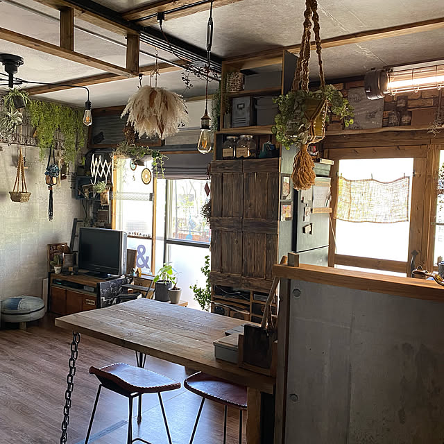 写真付きレビュー インダストリアル 照明 ペンダントライト Led ダイニング用 食卓用 ブルックリン 西海岸 ヴィンテージ レトロ 店舗 キッチン カウンター ガード シリンダー ヴィンテージ 天井照明 シーリングライト 簡単取付 ブラック シルバー ホワイト Conterman