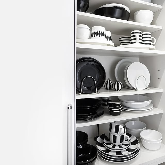 食器棚 収納 モノトーン 白黒 キッチン などのインテリア実例 15 01 08 02 19 Roomclip ルームクリップ