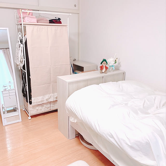 写真付きレビュー ランキング1位獲得 大人可愛いハンガーラック フリル付カーテン 引出し2杯 ハンガーラック コートハンガーフリルが可愛い 乙女心をくすぐるエレガントなコートラック カーテン付き Khr 3162pi ハンガー 引き出し 引き出し2段 フリル カーテン付き