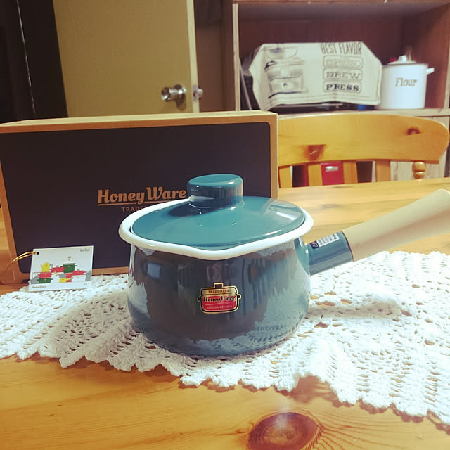 富士ホーロー ソリッド ホーロー ミルクパン 蓋付き 15cm 1 2l Ih対応 全6色 Honey Ware 調理器具 片手鍋 琺瑯鍋 ホーロー鍋 鍋 小鍋 小型 ミニ 離乳食 直火 おしゃれ シンプル 白 赤 緑 送料無料 送料込 あす楽 のレビュー クチコミとして参考になる投稿4枚