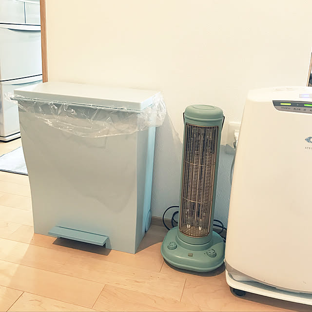 Bruno ブルーノ カーボンファンヒーター Nostal Stove Lサイズ Boe038 レトロ 暖房器具 電気ストーブ タイマー付 電気ヒーター 足元ヒーター 遠赤外線ヒーター オフィス おしゃれ フットヒーター あったかグッズ 彼氏 彼女 誕生日 プレゼント テレワーク 在宅 の
