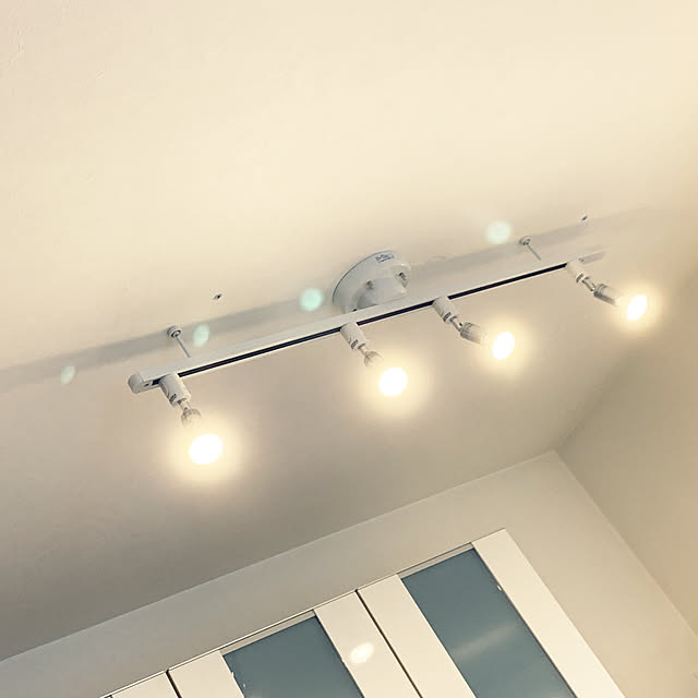 スポットライト Led電球 Spots ホワイト スタジオ ライティングレール おしゃれ 人気 売れ筋 キッチン 照明 配線ダクト のレビュー クチコミとして参考になる投稿11枚 スポットライト Led電球 Spots ホワイト スタジオ ライティングレール おしゃれ 人気 売れ筋 キッチン 照明 配線ダクト のレビュー クチコミとして参考になる投稿11枚