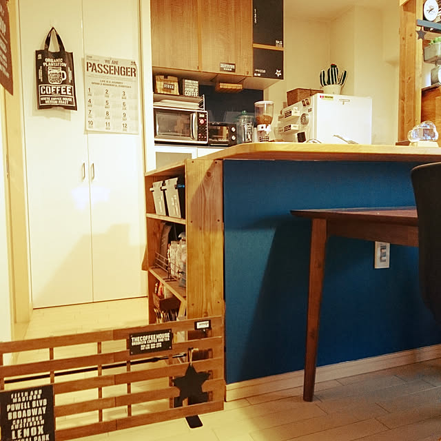 壁紙 シール 壁紙 はがせる 賃貸でもok 無地 パターン柄 簡単diy 貼ってはがせる壁紙 シール 1m単位販売のレビュー クチコミとして参考になる投稿47枚 Roomclip Item