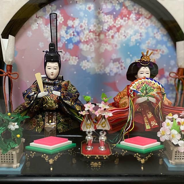 雛人形 コンパクト おしゃれ ひな人形 雛 ケース飾り かわいい 木目込み おひなさま 丸型 木製 名前旗付 Premoの雛人形 コンパクト おしゃれ のレビュー クチコミとして参考になる投稿1枚