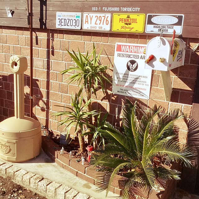 全国送料無料 アメリカの灰皿 バットカン ベージュ アメリカ雑貨 アメリカン雑貨 分煙 ベランダ おしゃれ インテリア 喫煙スペース タバコ 灰皿 たばこ 自己消火式 楽天 通販 輸入 喫煙グッズ 業務用 おしゃれ 屋外 おもしろ フタ付 スタンド 西海岸スタイルの