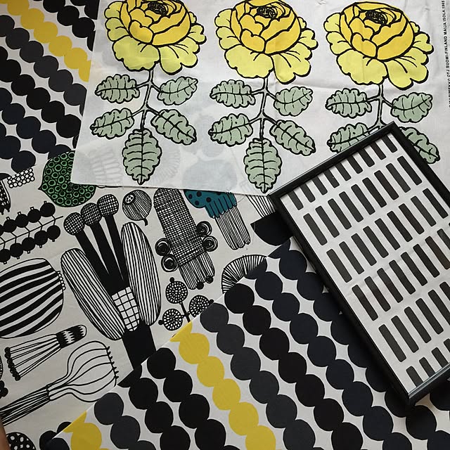 マリメッコ Marimekko ファブリック生地 ラシィマット 191 ブラック グレー イエロー 10cm単位カット販売 063280 191 Cotton Fabric Rasymatto マリメッコ生地のレビュー クチコミとして参考になる投稿35枚 Roomclip Item