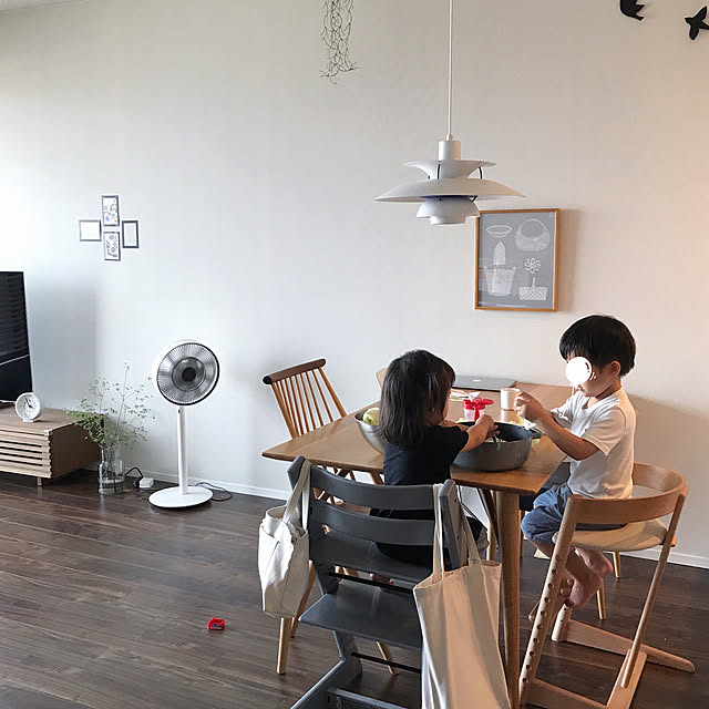 ベビーチェア ハイチェア 木製 キッズチェア ダイニング 子供用 子ども椅子 子供椅子 ダイニングチェア 日本製 プレディクトチェア 受注商品 チェア 10月上旬 頃お届け のレビュー クチコミとして参考になる投稿30枚 Roomclip ルームクリップ ベビーチェア ハイチェア 木製 キッズチェア ダイニング 子供用 子ども椅子 子供椅子 ダイニングチェア 日本製 プレディクトチェア 受注商品 チェア 10月上旬 頃お届け のレビュー クチコミとして参考になる投稿30枚 Roomclip ルームクリップ
