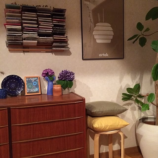 写真付きレビュー リサラーソン 花瓶 リサ ラーソン セーター ワードローブ Lisa Larson Clothes Wardrobe Sweater 花器 フラワーベース 陶器置物 北欧 オブジェの通販商品 口コミ情報 Roomclipショッピング