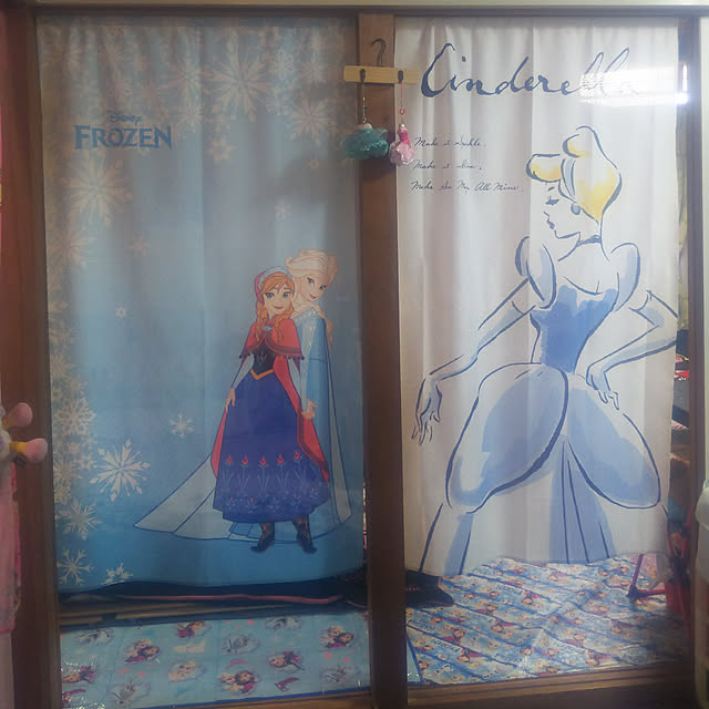 イケヒコ コーポレーション Ikehiko のれん 暖簾 ディズニープリンセス シンデレラ It Dm サイズ 85 150cmのレビュー 口コミとして参考になる投稿1枚