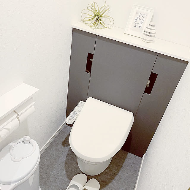 まるでリフォームしたみたい！タンクレス風リメイクトイレのアイデア
