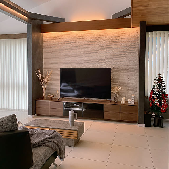 お部屋づくりのお手本に♪暮らしに合わせて選べるテレビ台の収納スタイル