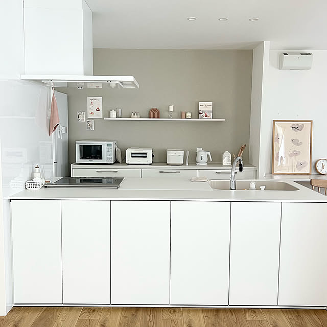 「やさしい淡色に包まれて。動作も気持ちもクリアになる、機能的なホワイトキッチン」 by moeさん