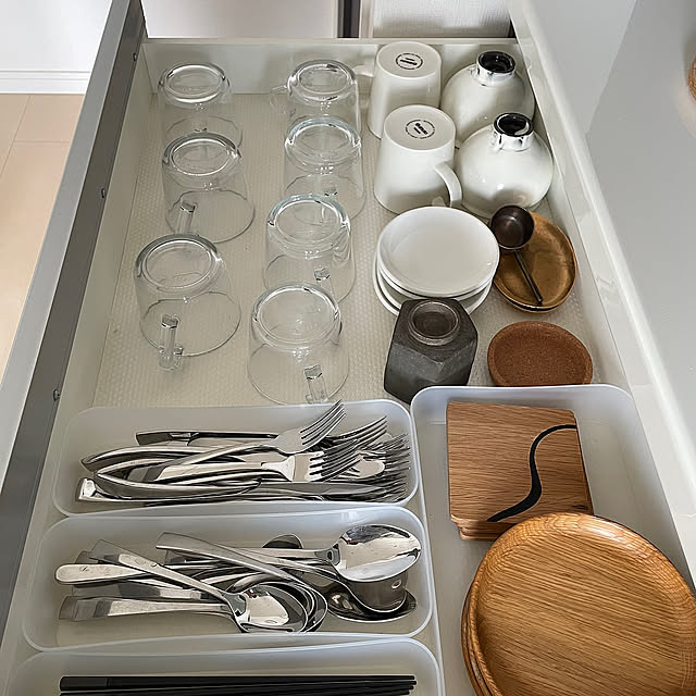 効率的な捨て活ですっきり整う！洋服や食器、本の減らし方のコツ10選