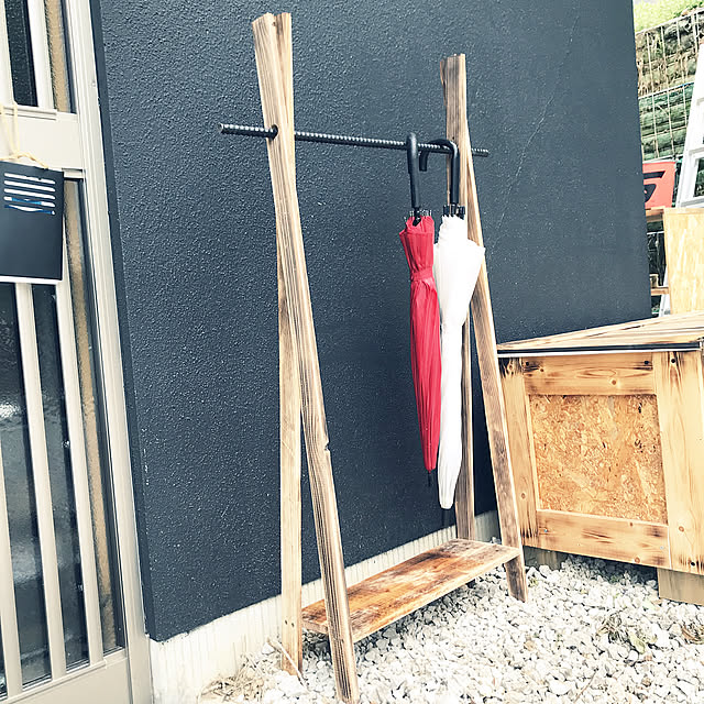 DIYで雨の日も晴れの日も玄関スッキリ☆手作りの傘立てアイデア集