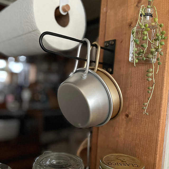 自分で棚作りからカーテンレールまで♪セリアの金具パーツを活用したDIYのアイデア
