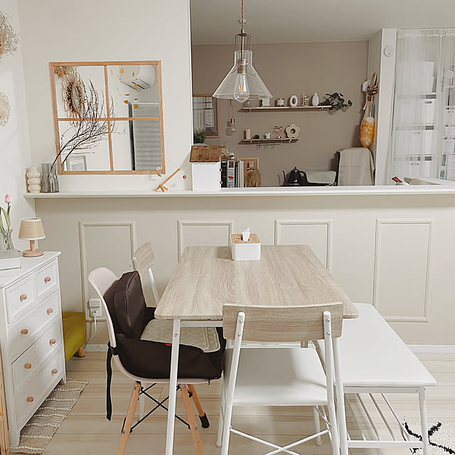 柔らかく落ち着きのある心地いい空間づくりに。くすみカラーを取り入れたインテリア実例