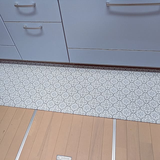 「キッチンが快適に！足元冷えない＆掃除も楽なニトリのフロアマット 」by Shion+ さん