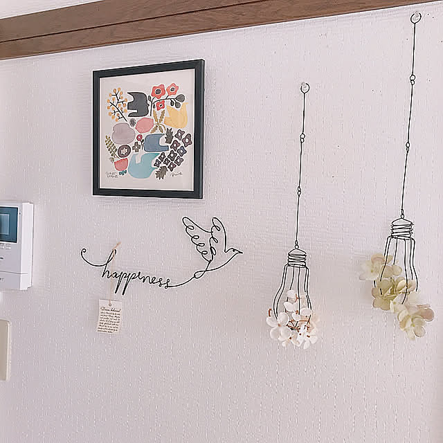 お部屋に繊細で美しい作品をプラス。自由に線を描くワイヤークラフトの手作りアイデア