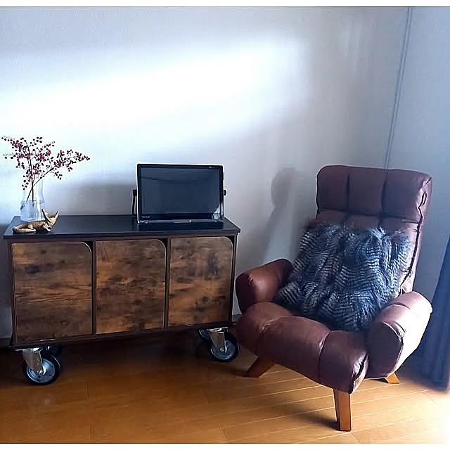 お部屋に手軽な収納をプラス♪暮らしが快適になるカラーボックス活用法
