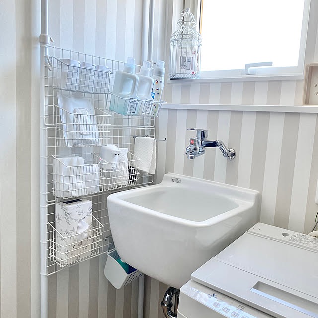 100均アイテムを賢く活用♪もっと快適になる洗濯機まわりの収納アイデア