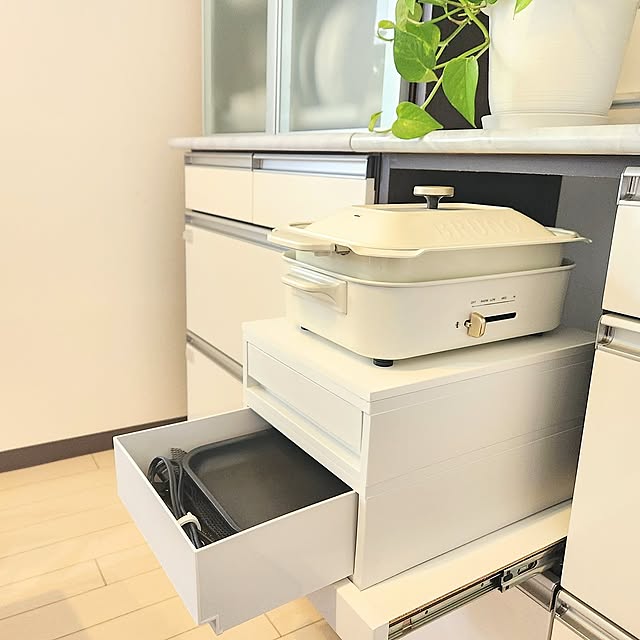 使いやすい場所で時短もかなえる♪スッキリ気持ちよい調理器具収納