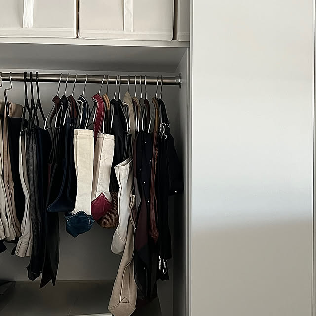 収納にも洗濯干しにもシンプルだから使いやすい！無印良品のハンガーで暮らしを整える