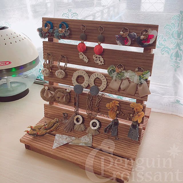 収納ラックやディスプレイアイテム、間仕切りにも変身！アイデア広がるすのこの活用法6選