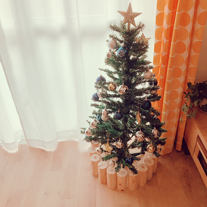 足元隠し Ikea オーナメント クリスマスツリー クリスマス 団地 などのインテリア実例 11 13 13 07 54 Roomclip ルームクリップ